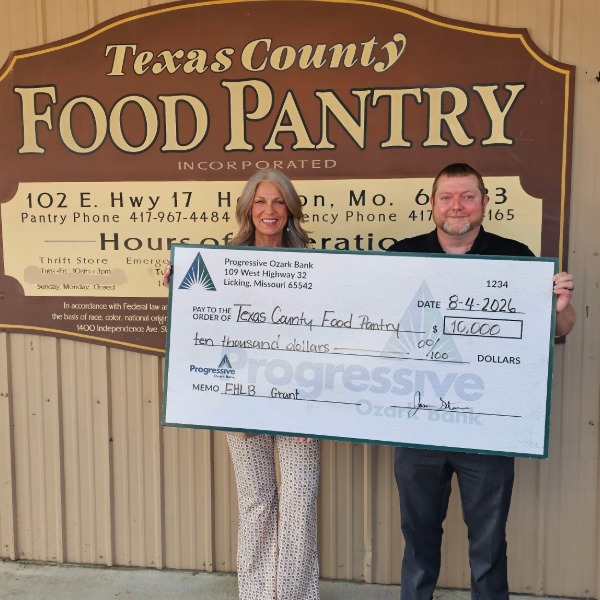 Texas County Food Pantry receiving FHLB Impact Funds Check from Progressive Ozark Bank